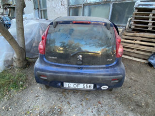 Peugeot 107 foto 2