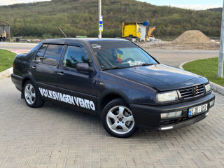 Volkswagen Vento foto 3