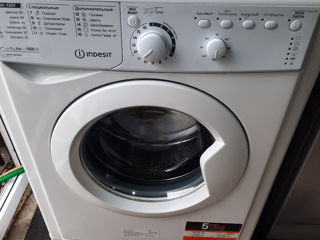 Indesit lucriaza bine foto 8