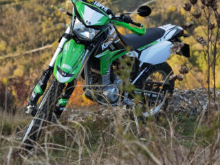 Kawasaki KLX250 foto 6