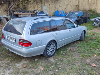 Mercedes E-Class foto 2