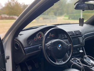 BMW 5 Series foto 3