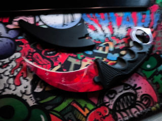 Karambit rosu