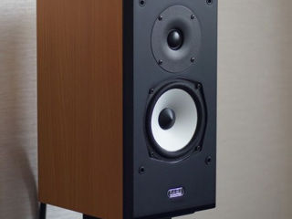 Acoustic Energy Aegis EVO One monitors / MADE in UK