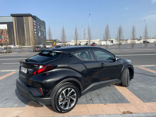 Toyota C-HR foto 2