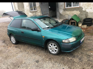 Mazda 323 foto 3