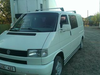 Volkswagen T4 foto 1