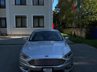 Ford Fusion foto 1