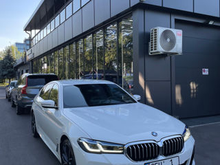 BMW 5 Series foto 1