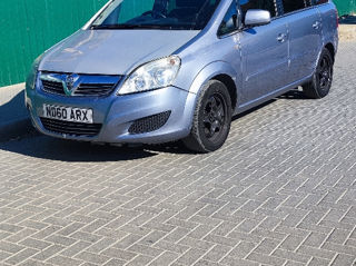 Opel Zafira foto 2