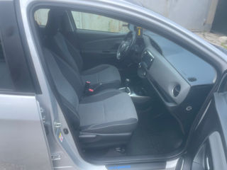 Toyota Yaris foto 8