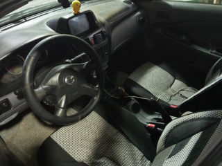 Nissan Almera foto 6