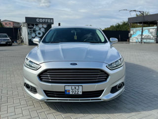 Ford Fusion foto 9