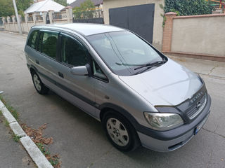 Opel Zafira foto 2