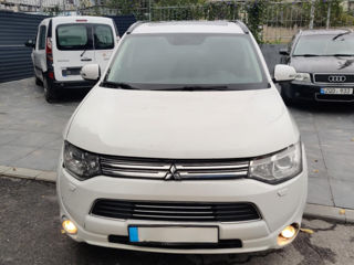 Mitsubishi Outlander foto 3