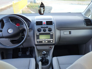 Volkswagen Touran foto 5