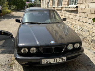 BMW 5 Series foto 1