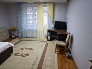 Apartament cu 2 camere, 99 m², Centru, Chișinău foto 3