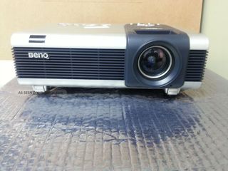 BenQ Projector PB8260 (DLP, 3500 люмен, 2000:1, 1024x768, 802.11b, D-Sub, DVI, RCA, S-Video foto 1