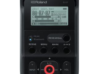 Roland R-07 (black) диктофон цифровой новый !!! для видео операторов. (запечатанный)
