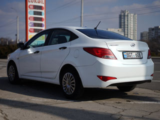 Hyundai Accent foto 3