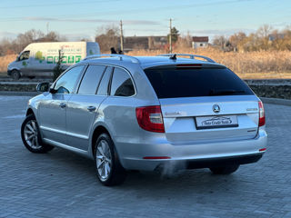 Skoda Superb foto 4