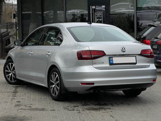 Volkswagen Jetta foto 5