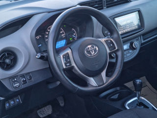 Toyota Yaris foto 8