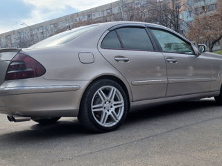 Mercedes E-Class foto 7