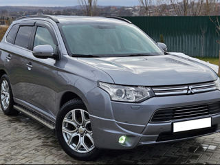 Mitsubishi Outlander foto 3