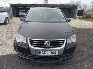 Volkswagen Touran foto 3