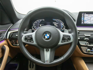 BMW 5 Series foto 12