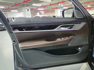 BMW 7 Series foto 6