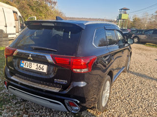 Mitsubishi Outlander foto 4