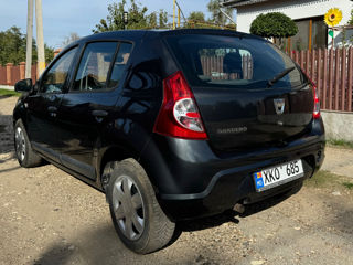 Dacia Sandero foto 2