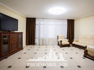 Townhouse în 2 nivele, Buiucani, 230 mp + 6 ari! foto 3