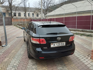 Toyota Avensis foto 4