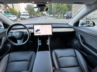 Tesla Model 3 foto 8