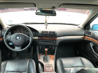 BMW 5 Series foto 4