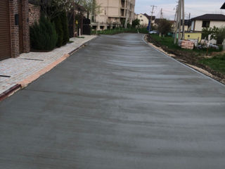 Drumuri și ograzi de beton