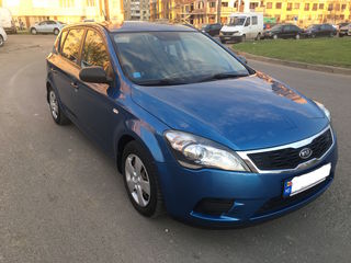 KIA Ceed foto 1