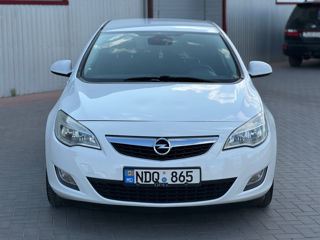 Opel Astra фото 1