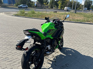 Kawasaki Ninja 650 foto 4