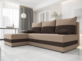 Canapea spațioasă cu tapițerie de înaltă calitate