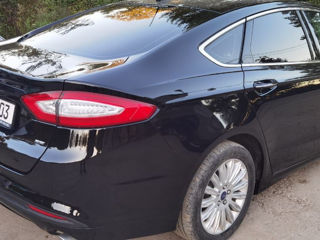 Ford Fusion foto 4