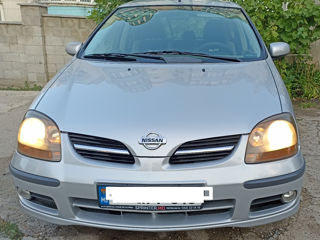 Nissan Almera Tino