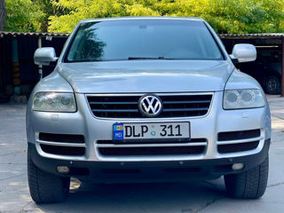 Volkswagen Touareg foto 1