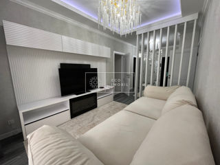 Apartament cu 2 camere, 58 m², Centru, Chișinău foto 2