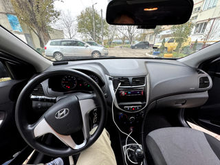 Hyundai Accent foto 5