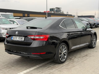 Skoda Superb foto 3